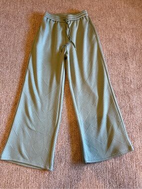 Wide-Leg Textured Jogger Pants in Sage Green